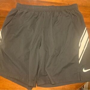 Nike Black Athletic Shorts Lightweight Relaxed Fit